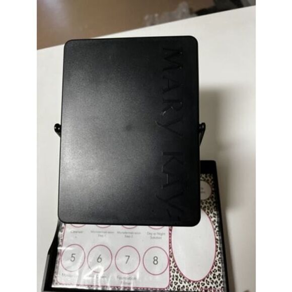 CIK) New Mary Kay Black Foldable Travel‎ Mirror Stand Zippered Bag Consultant - Picture 2 of 8